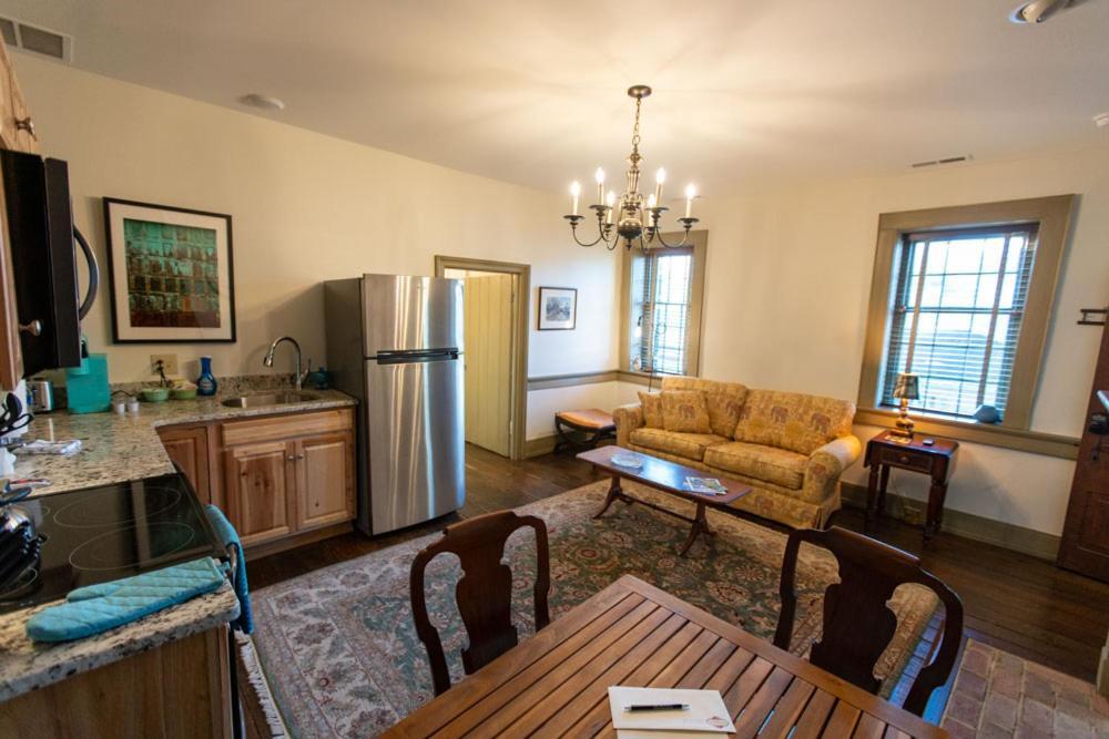 Thomas Rose Inn Lewisburg Extérieur photo