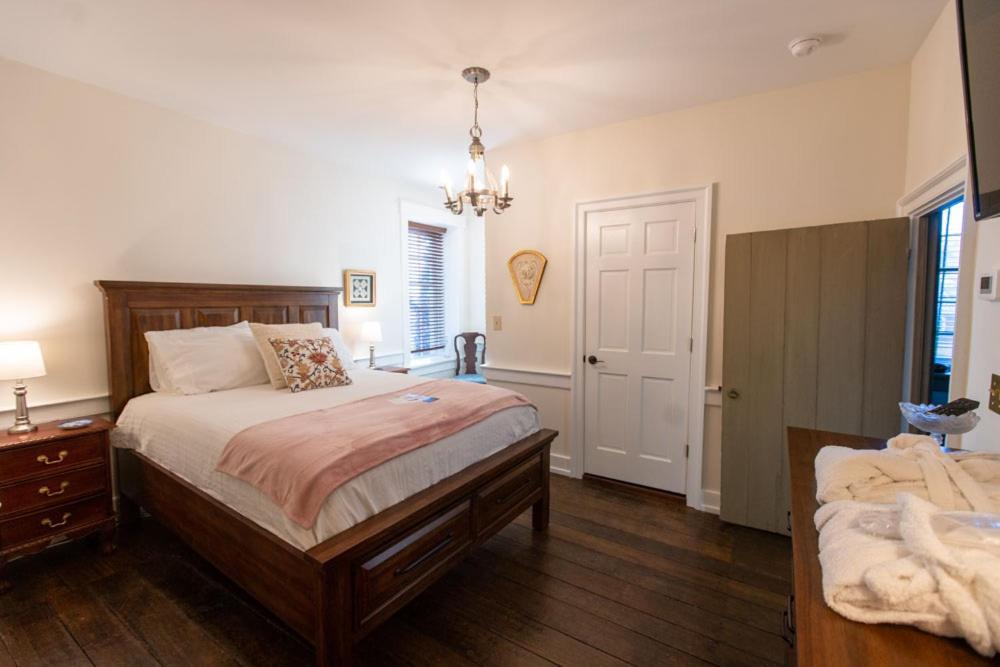 Thomas Rose Inn Lewisburg Extérieur photo